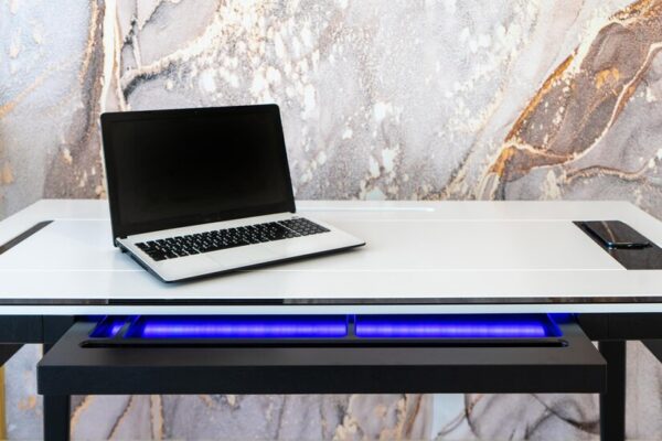 מגש למחשב נייד